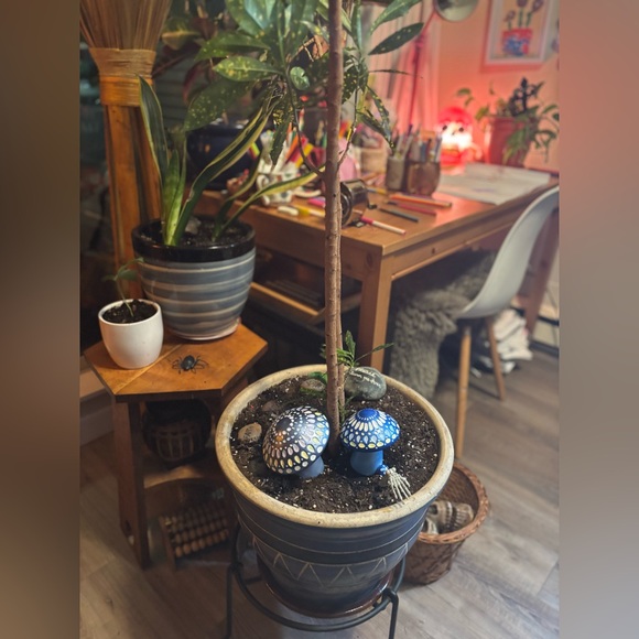 Whimsical Colourful Ceramic Blue Mushroom Decor Home Garden Kids Party Enchanted - Picture 14 of 17